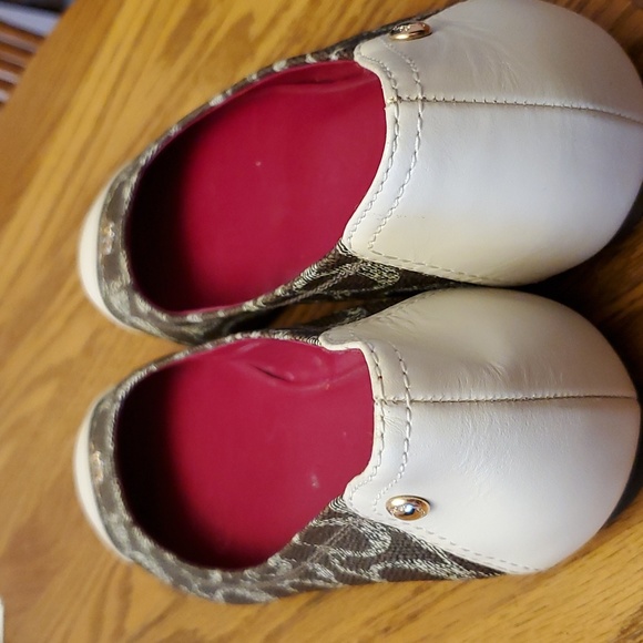 Coach Flats - Picture 2 of 4